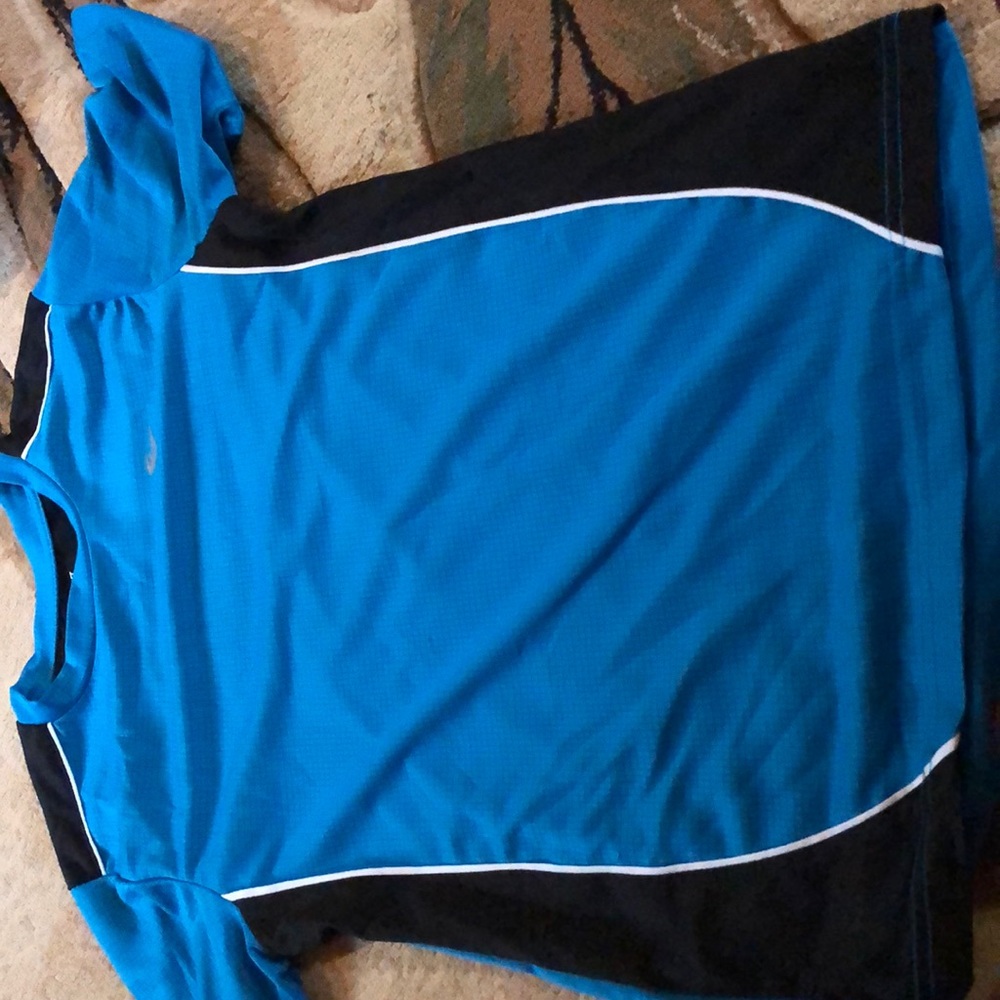 Athletic shirt
